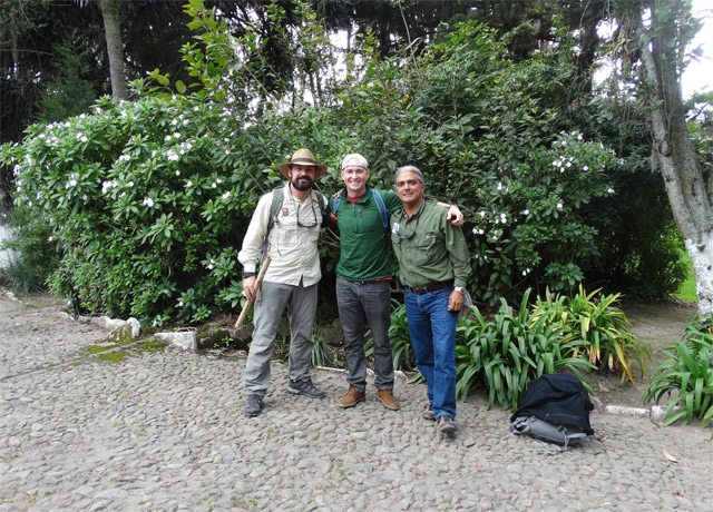 Standing between two of Nat Hab's longtime guides (Zapa and Roberto Plaza) in Otavalo, Ecuador, in April 2014. 