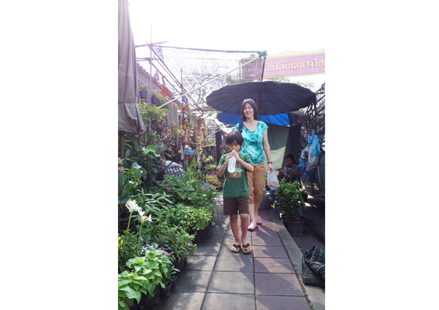 I love wandering around Bangkok and exploring local markets