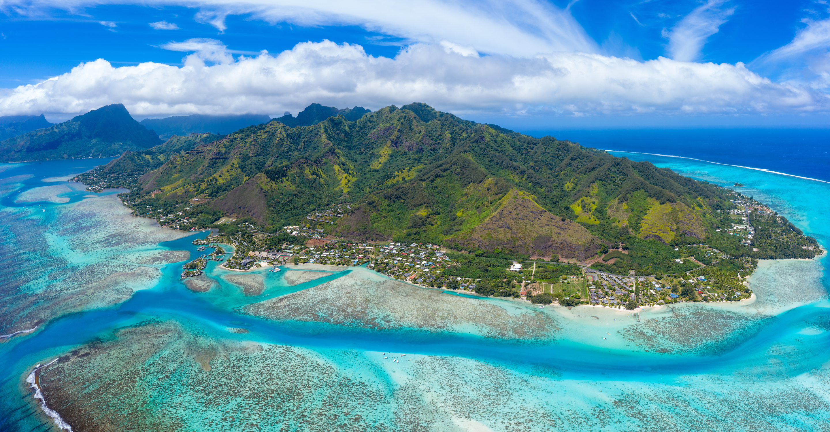 Aerial view of Tahiti, Bora Bora, Rangiroa and Moorea, French Polynesia